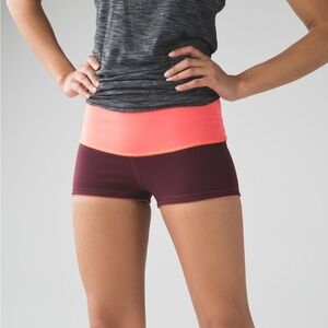Lululemon Boogie Short Reversible in Very Light Flare / Bordeaux Drama